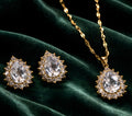 Elegant teardrop-shaped pendant set