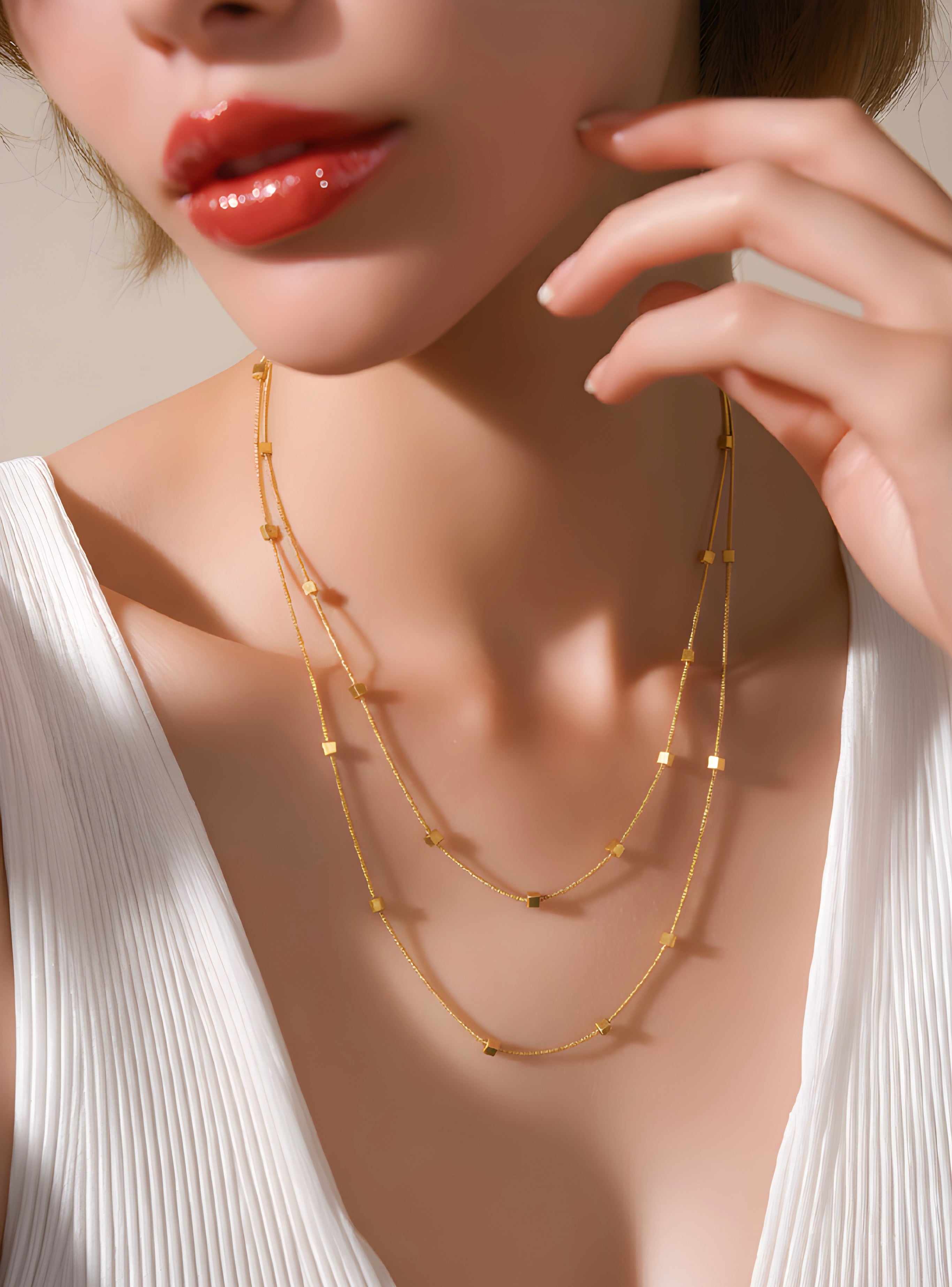 Layered gold pendantnecklace