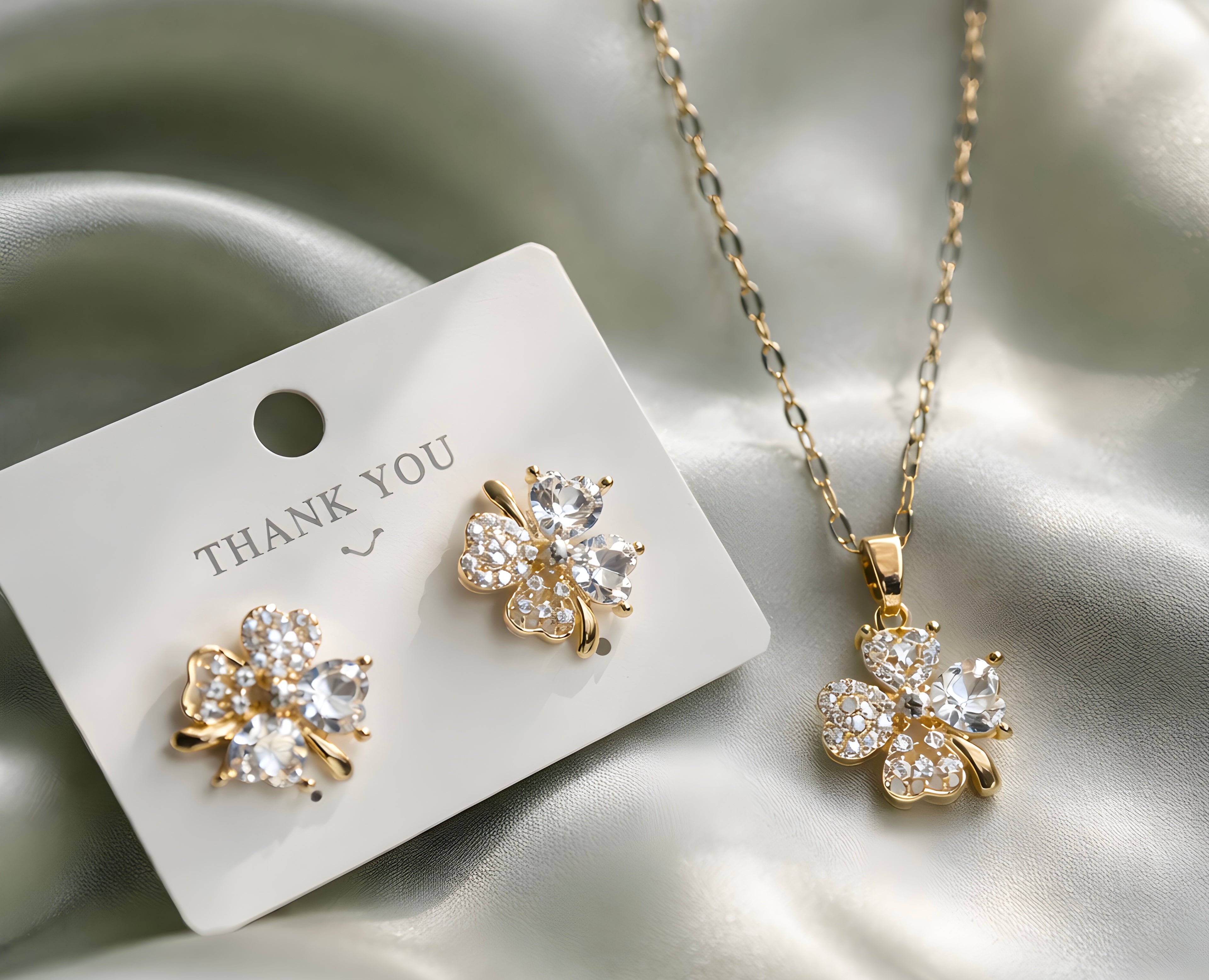 Leaf-clover pendant set