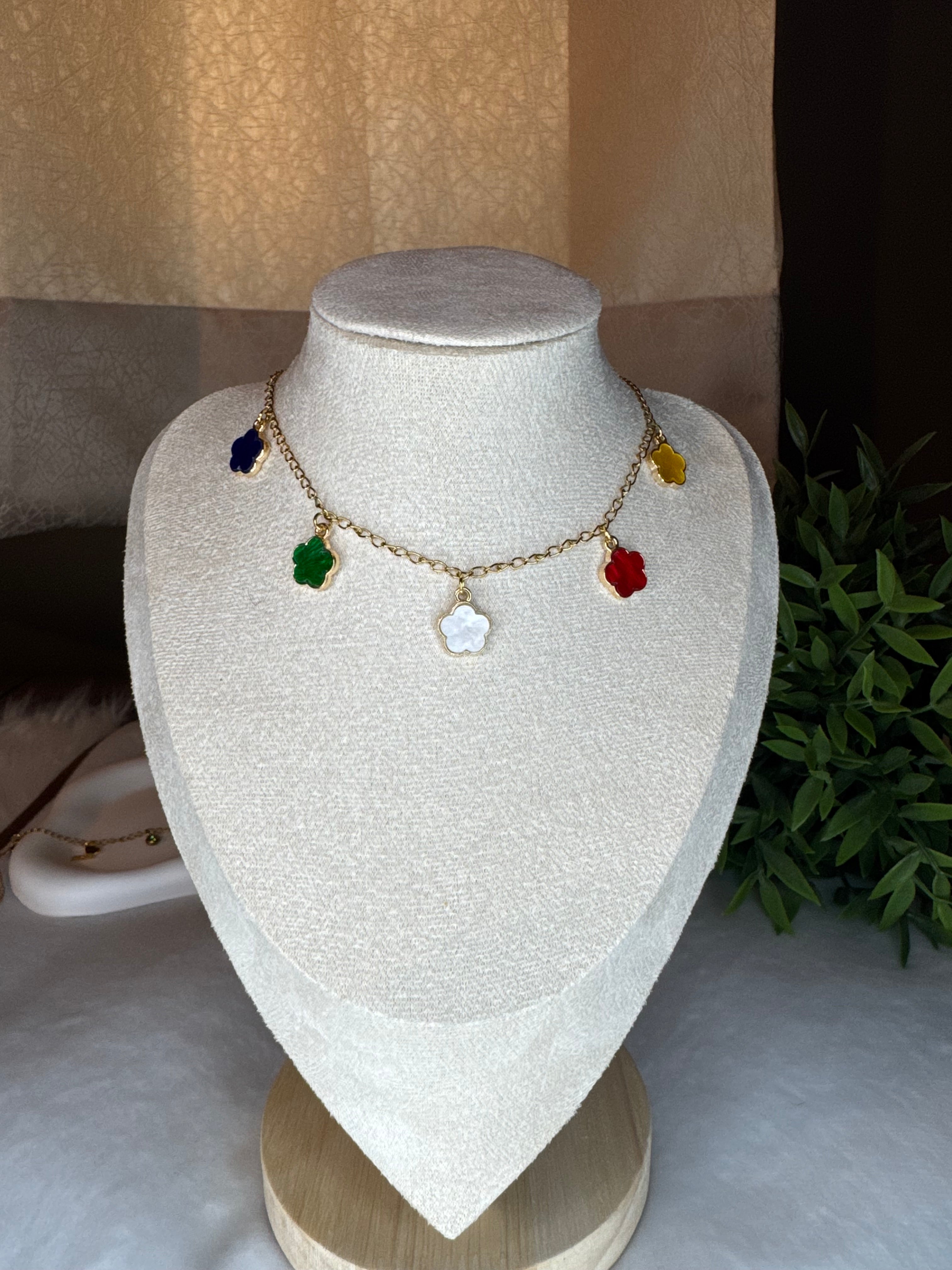 Handmade Elegant clover charms necklace