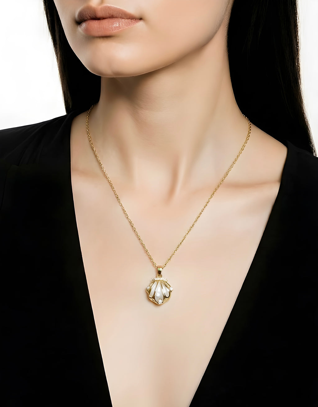 Gold-toned cage pendant