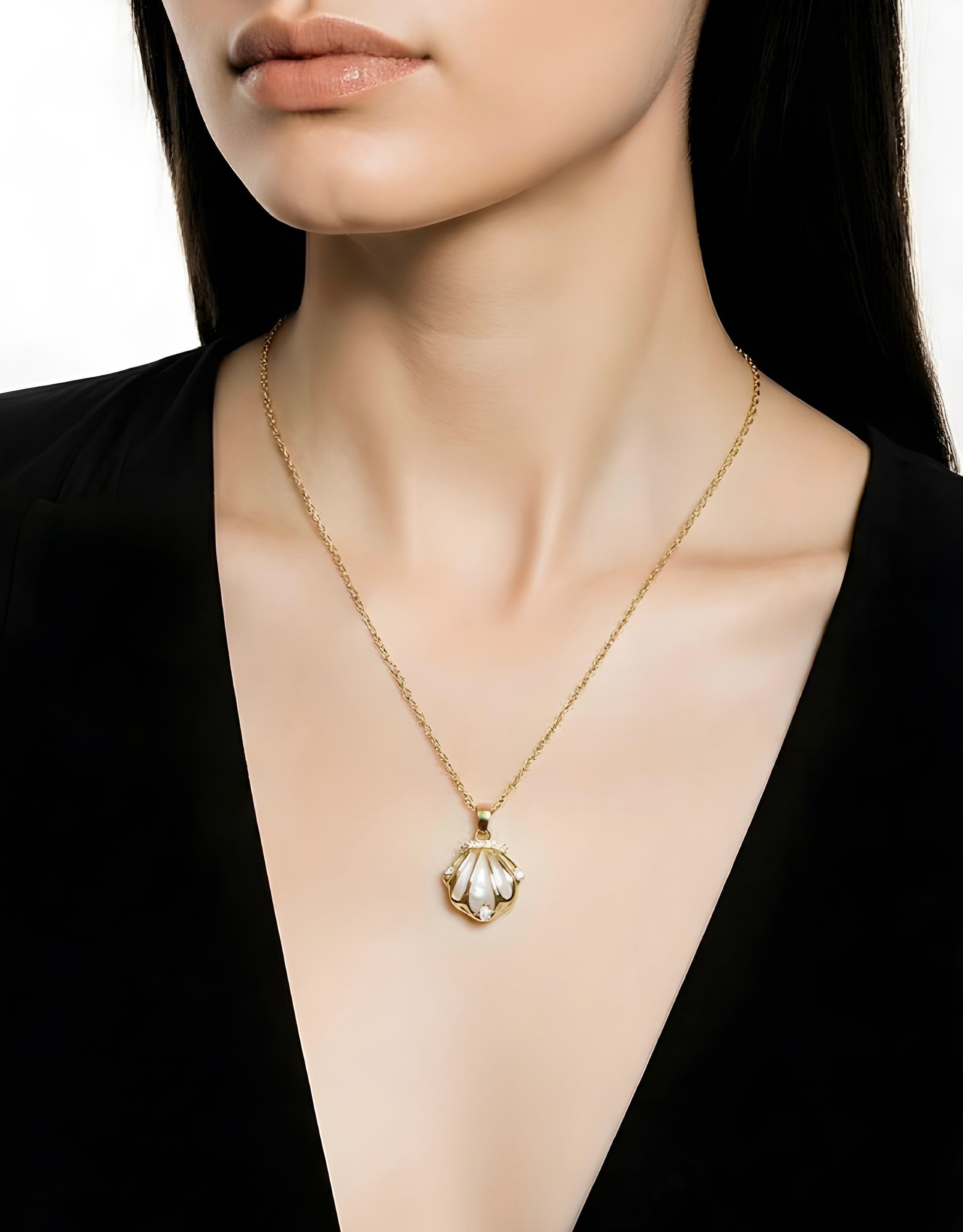 Gold-toned cage pendant