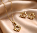 Leaf clover pendant set