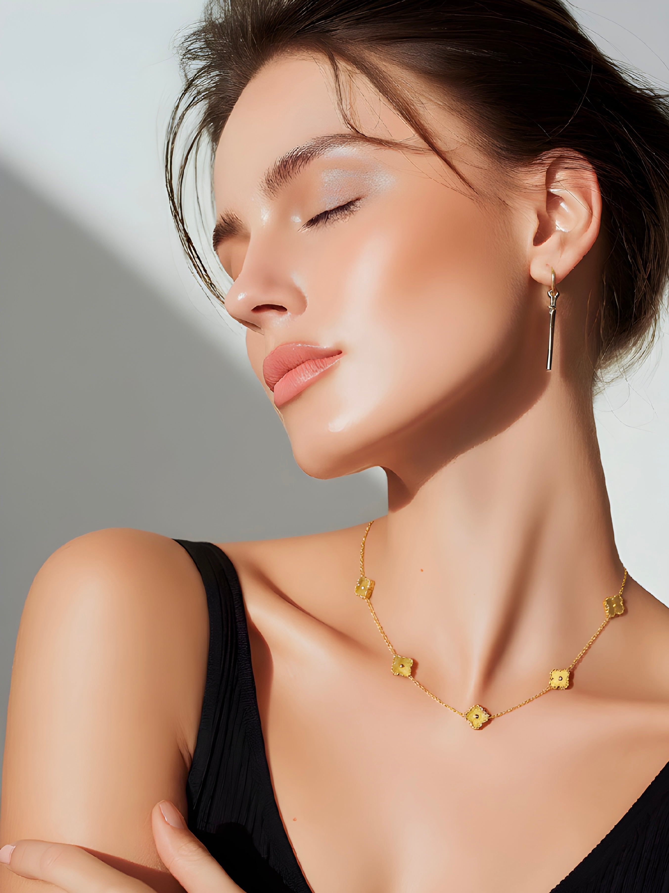 Van Cleef & Arpels Vintage Alhambra necklace