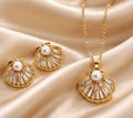 Seashell pearl pendant set