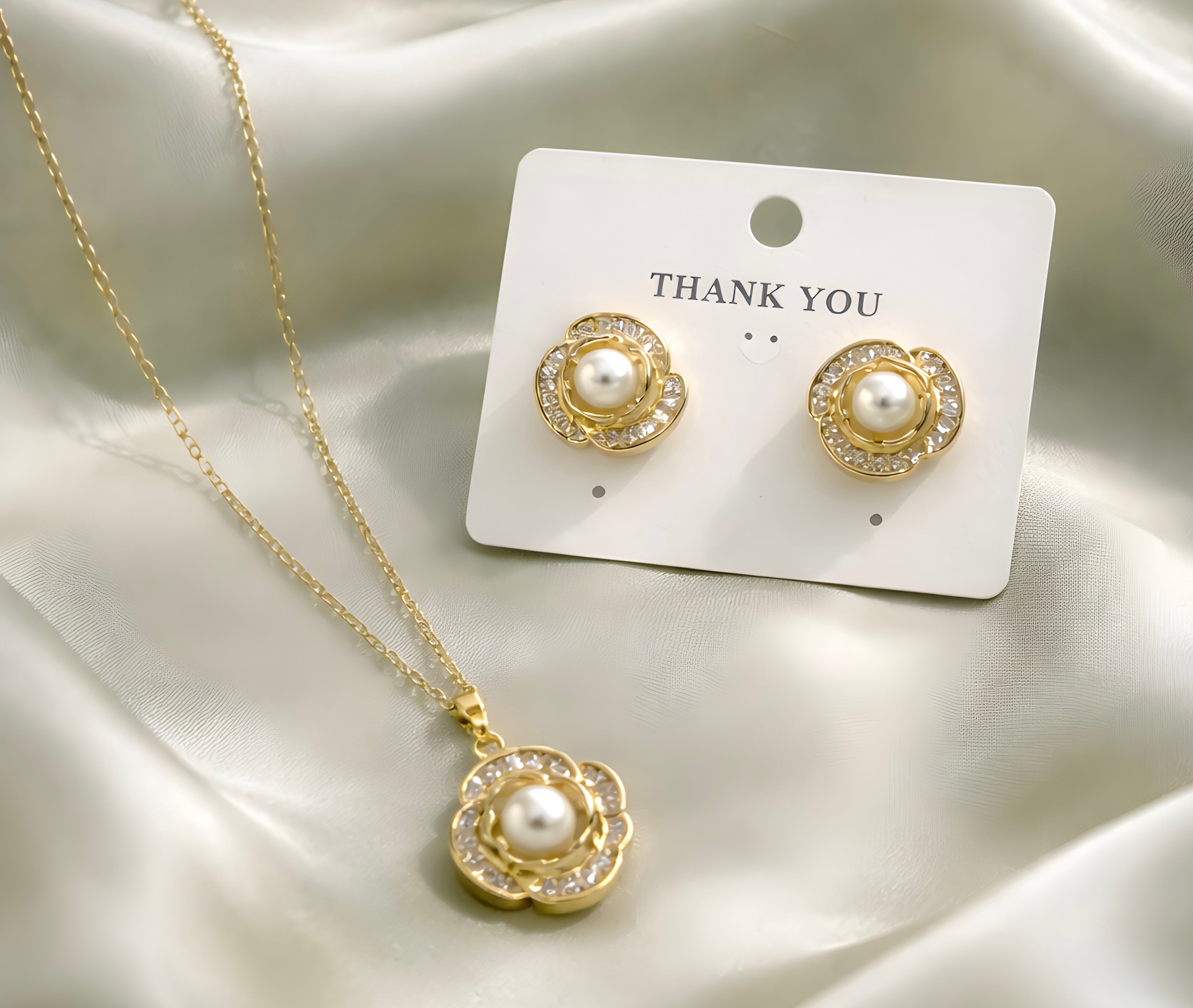 Classic floral pendant set