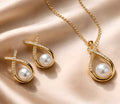 Elegant pearl pendant set