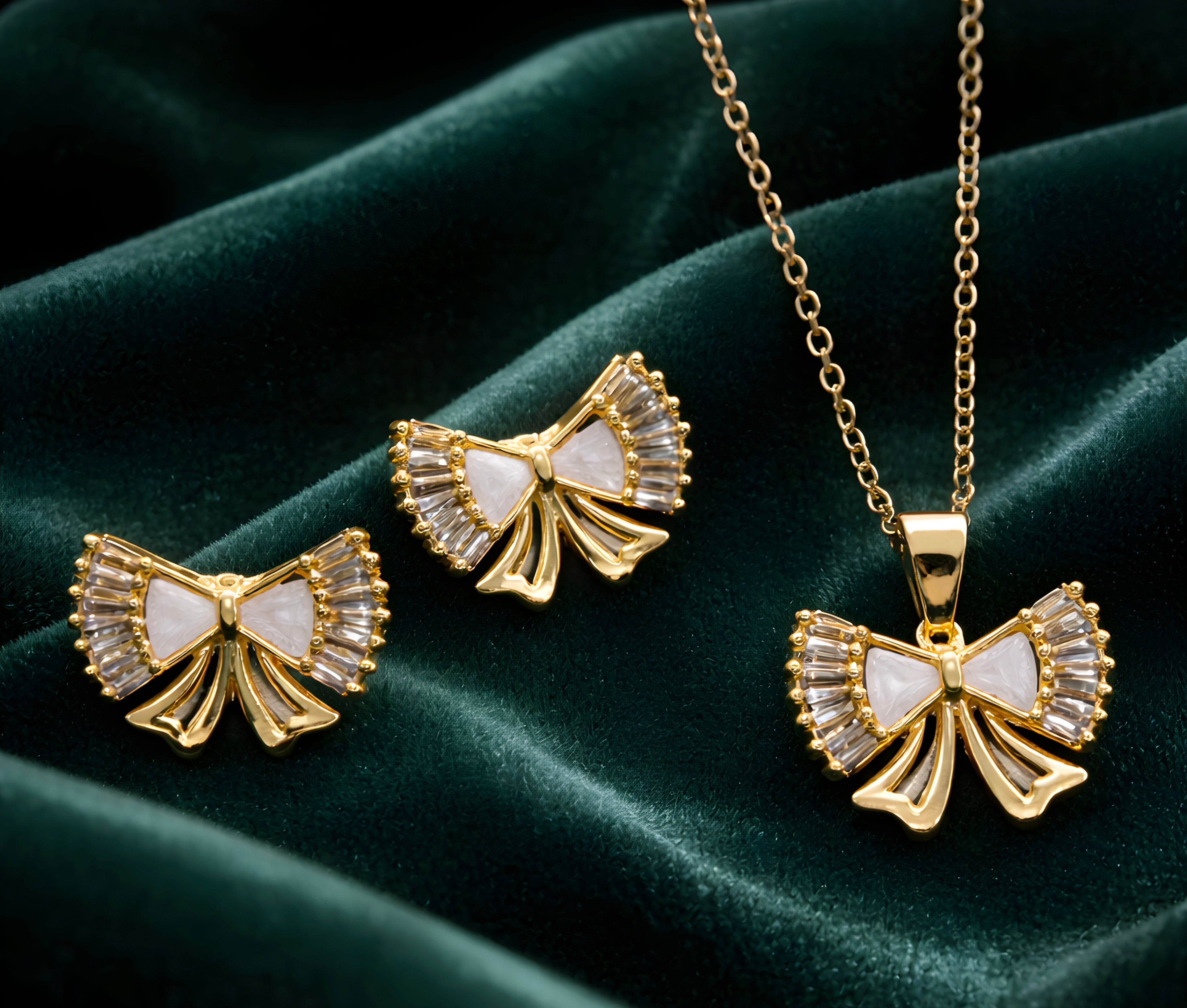Elegant bowknot pendant set
