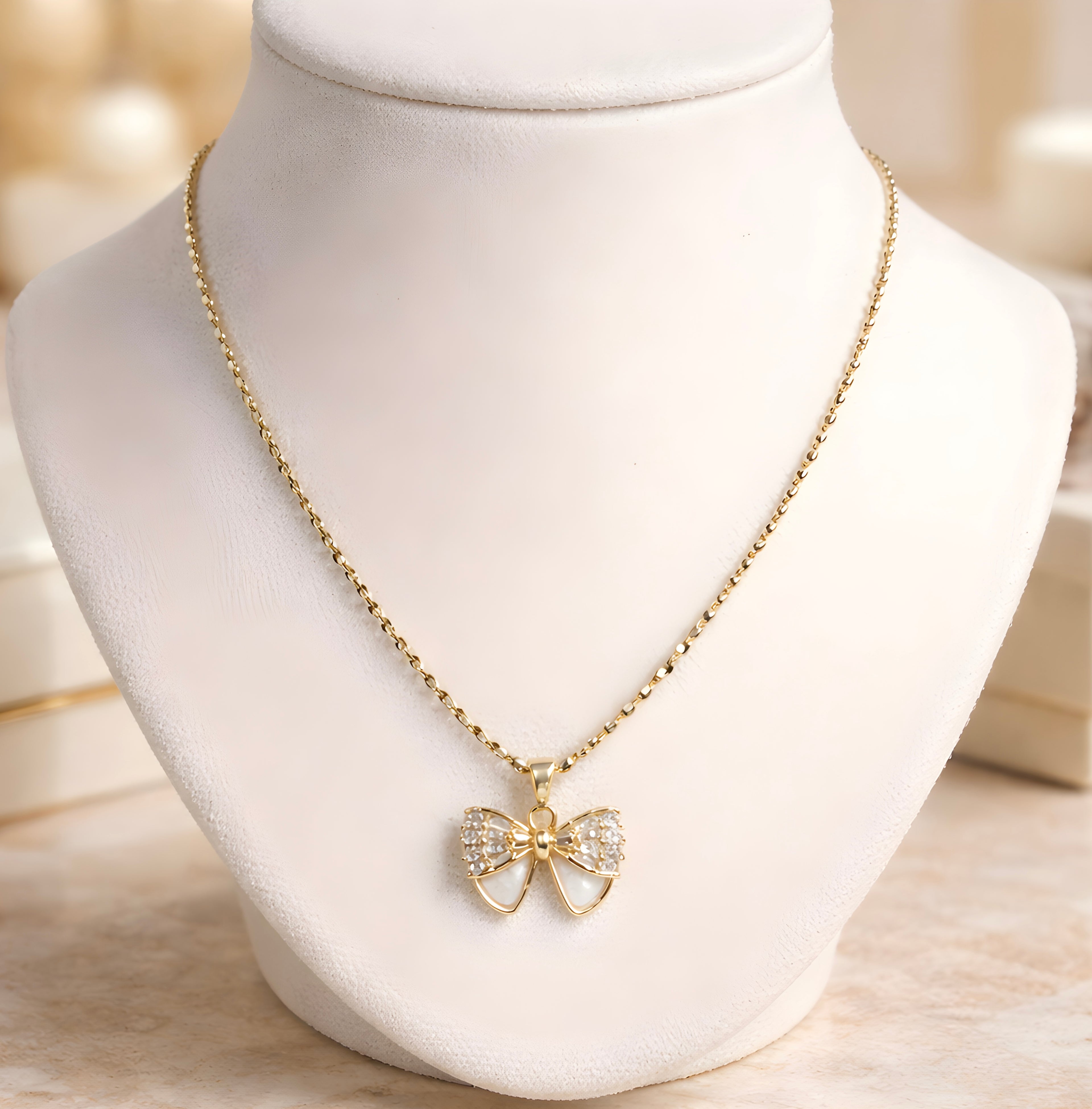 Bow-shaped pendant necklace
